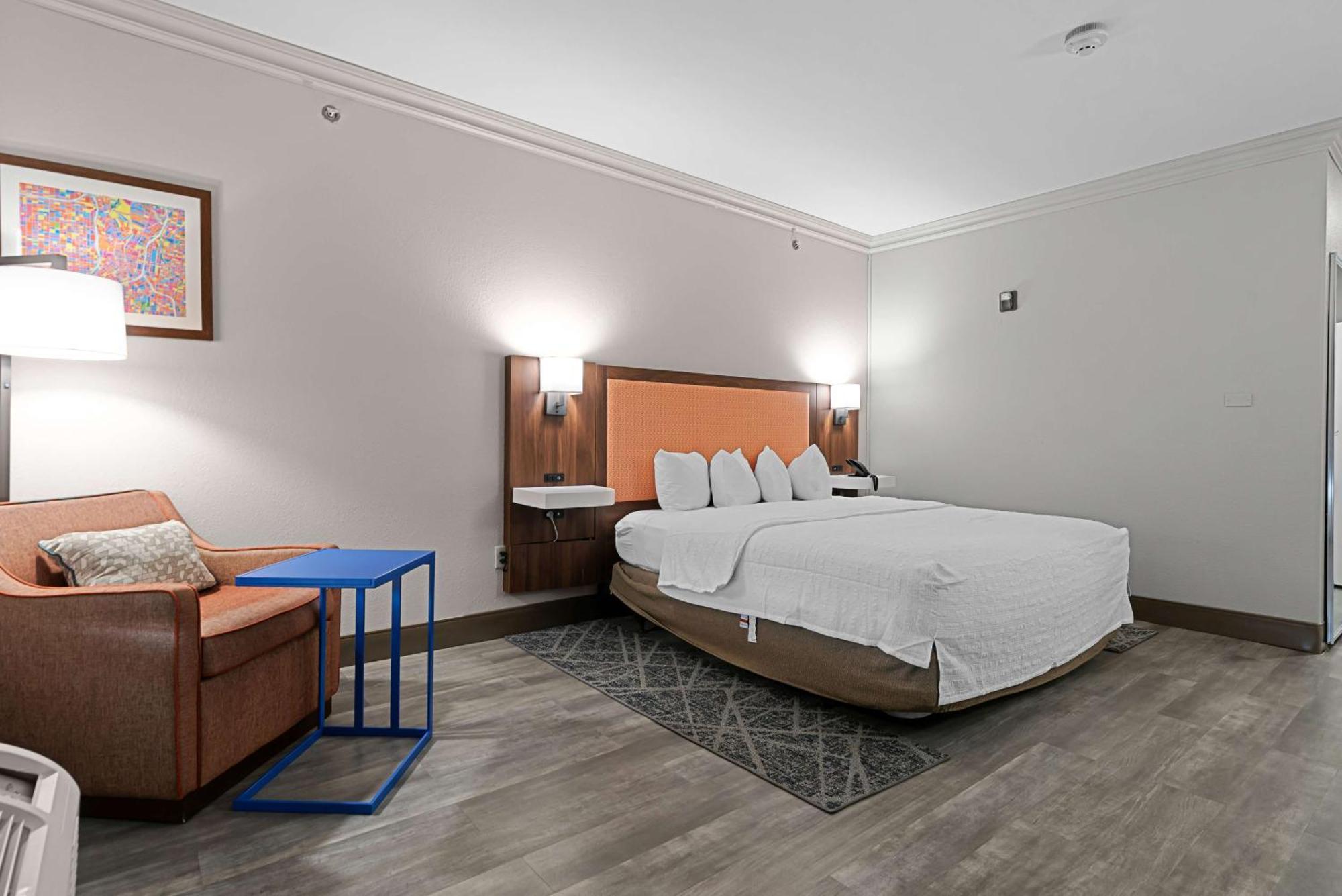 Hampton 3*