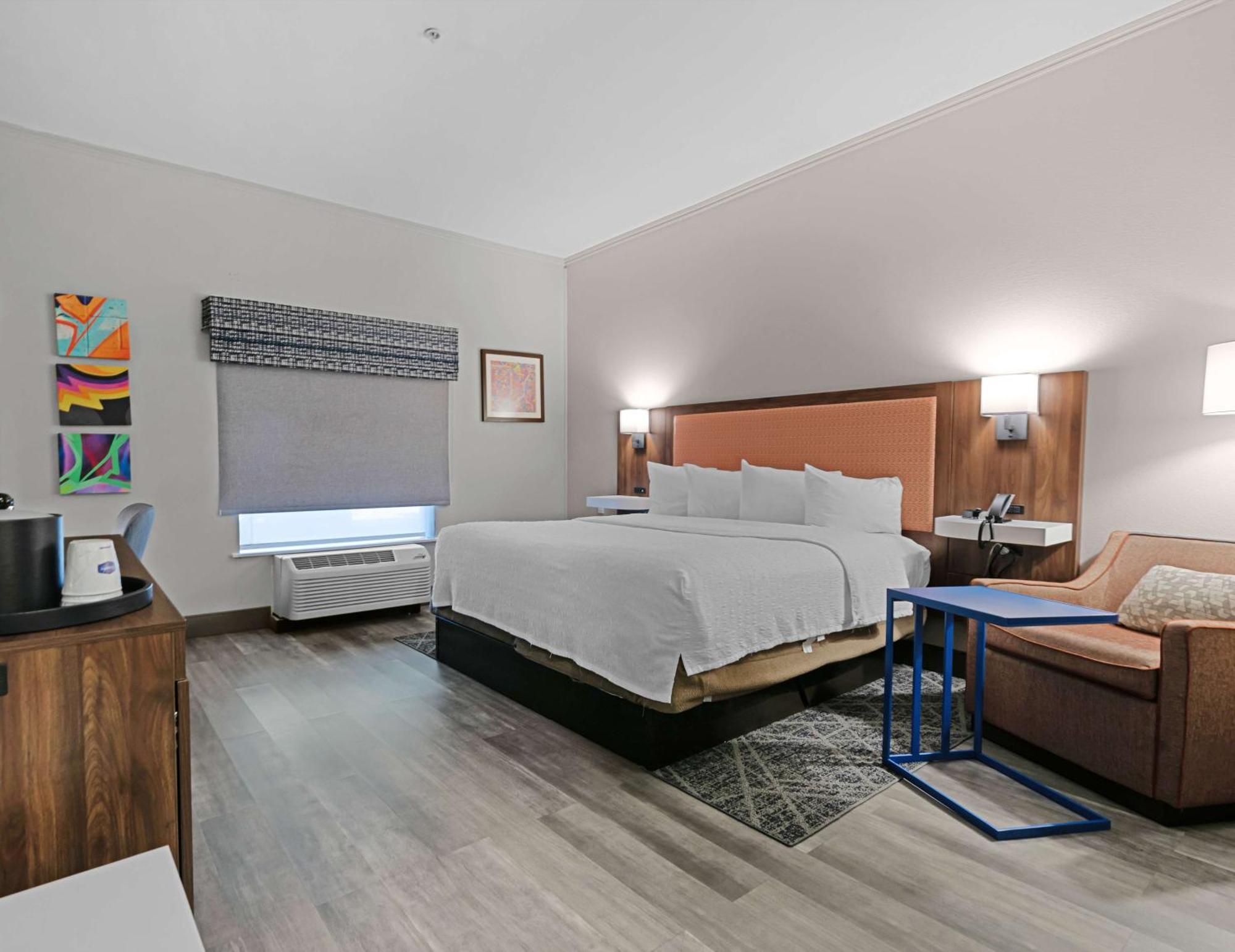 Hotel Hampton 3*